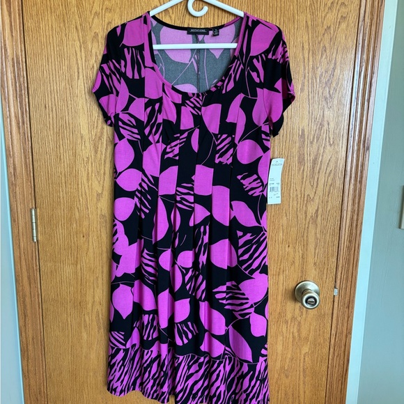 Notations Dresses & Skirts - Notations Magenta and Black Patterned Midi Dress